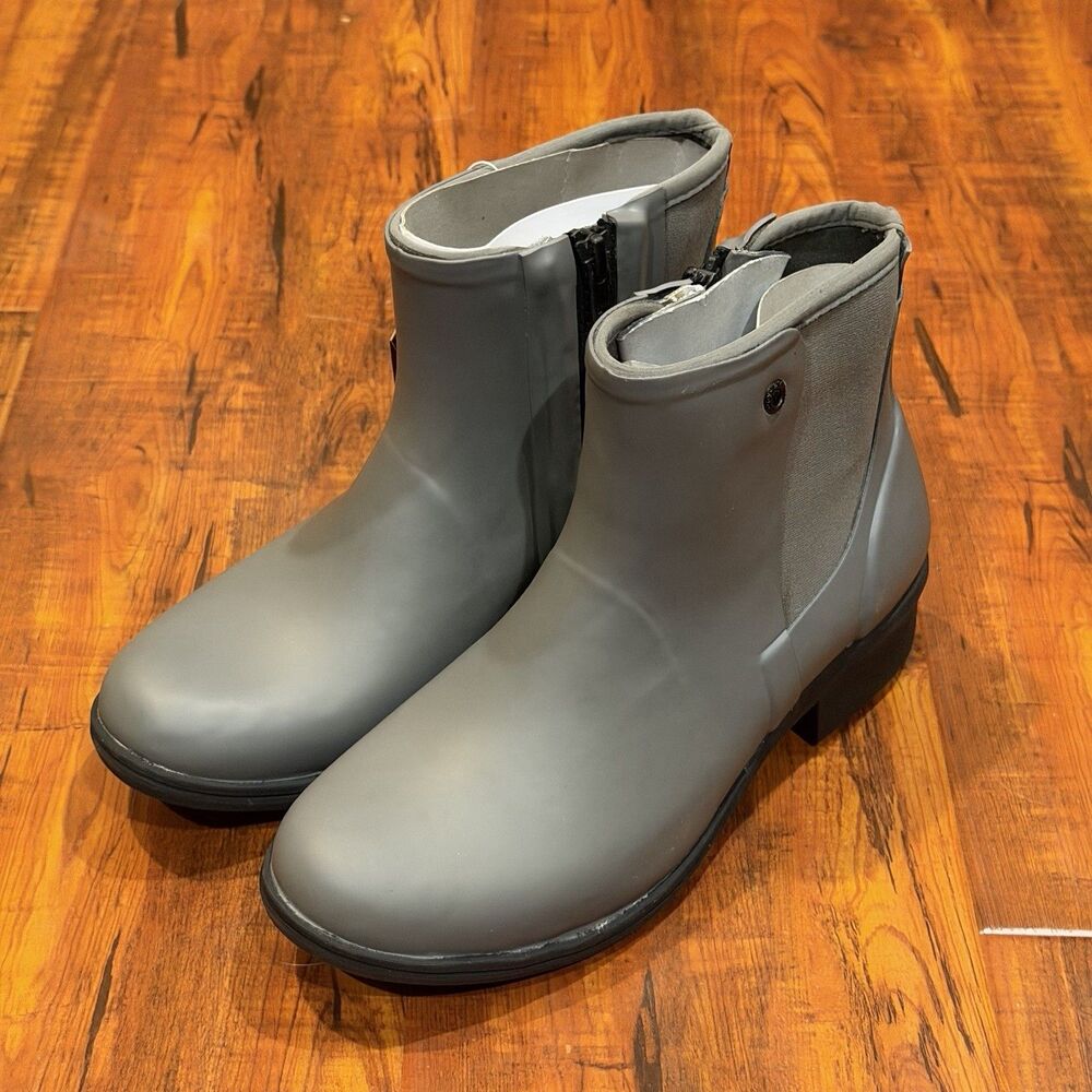 BOGS Auburn Gray Waterproof Rubber Ankle Boots - Women’s Size 6 - New in Box!
